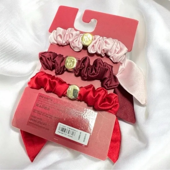 VICTORIA'S SECRET 3-Pack Bow Scrunchie Gift Set - Picture 2 of 3